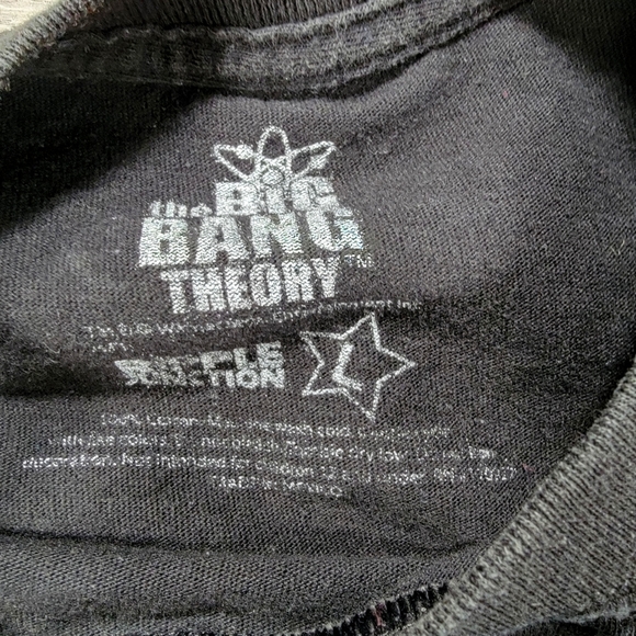 Big bang theory Tron tshirt, size large - Picture 4 of 5